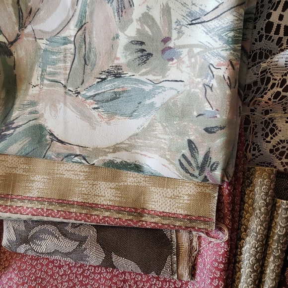 Fabric, vintage textiles. Almost 5lbs of fabric - Picture 3 of 12